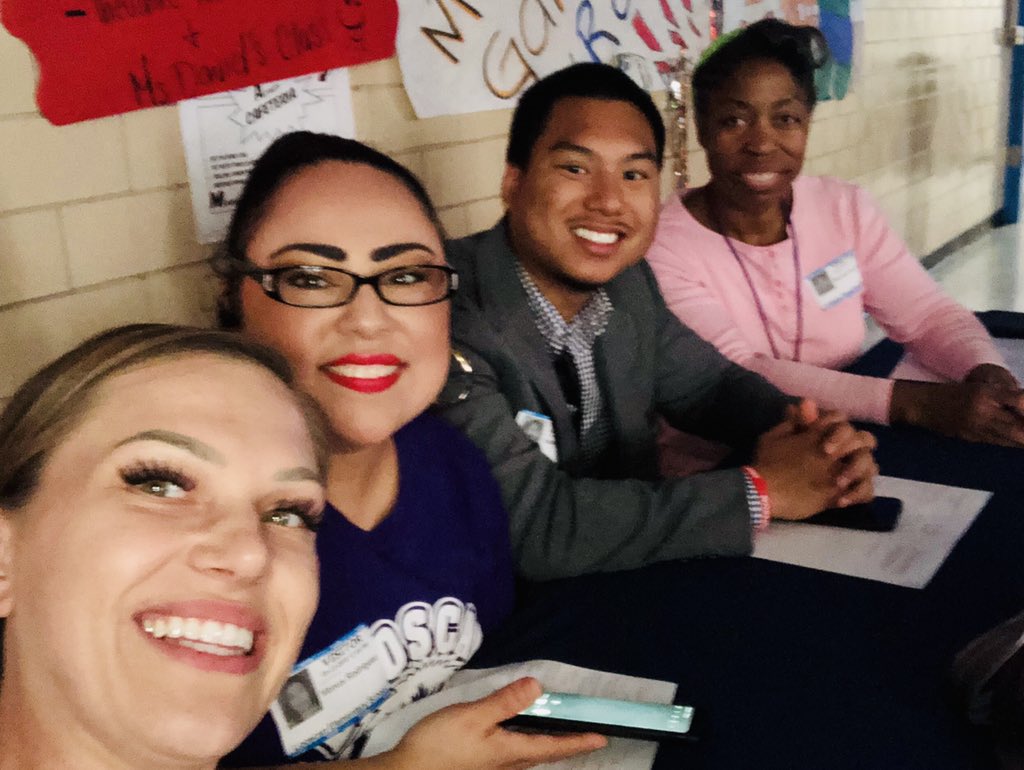hpdcentralpal's tweet photo. @Looscan_ESHISD @xoxovtr @ABCDentalTexas Thanks for having us! We are so honored to be invited to be judges at this great school! #Letsgolions #Takeittothetop #talentshow2019 #supportHISD https://t.co/hsDmPLp7Zm