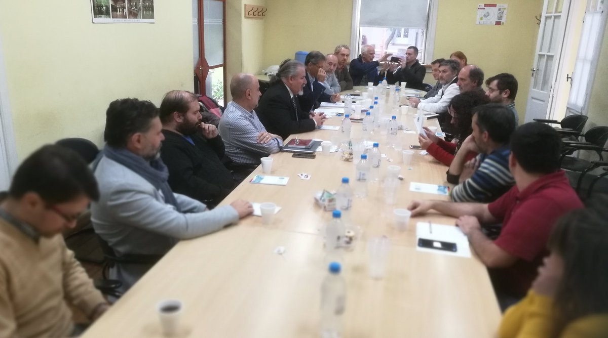 innovacionUNQ's tweet photo. Nos reunimos hoy con representantes y empresarios de @CadieelArg para explorar oportunidades y posibilidades de cooperación entre el sector productivo y la Universidad, en el marco de una Industria 4.0 🔭🗣 https://t.co/iD92fJ4dc5