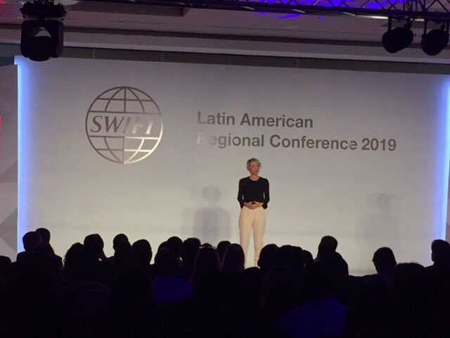 ochoasae's tweet photo. #LARC2019 Carmen Artigas...impresionante!!! https://t.co/jkoFdTDq9t