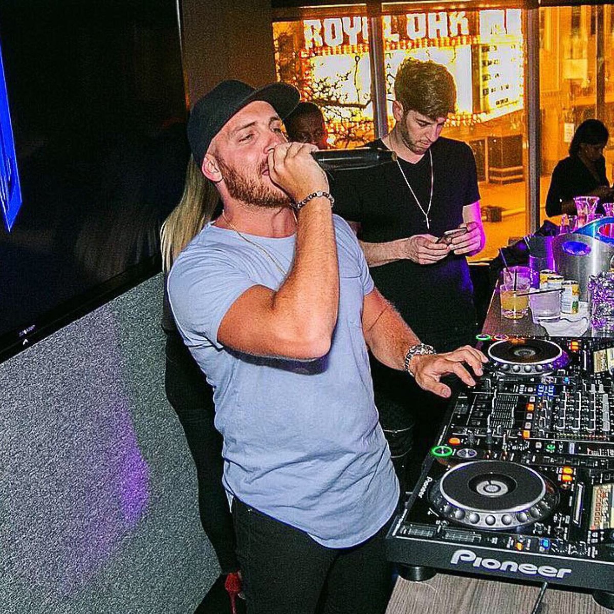 atlargebookings's tweet photo. #fridaynight @vinnyvinsane @ #weekendwipeout #fortwaltonbeach #destinflorida @skamartist #skamlife ✈️🚀💯 https://t.co/C2RtbvnRnF