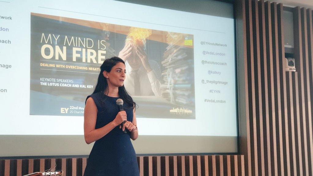 Kicking off tonight's event with @EYHinduNetwork on overcoming negativity with a welcome from our network lead <a href="/Bijal_Majithia/">Bijal Majithia</a> #VedaLondon #eyhn