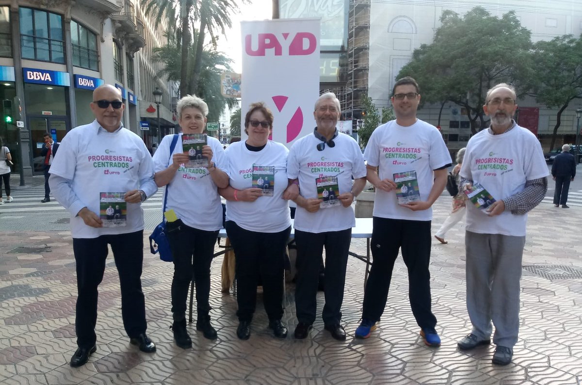 UPYDValencia's tweet photo. Estamos en D. Juan de Austria.

Para escucharte 👂👂

Los de las camisetas blancas 🙋‍♂️🙋‍♀️

Nota: 
✅No somos políticos profesionales
✅Somos #GentdeBarri

Vuelve al centro
Vota #ProgresistasCentrados https://t.co/T60VDEn7As https://t.co/2bddApRy3Z