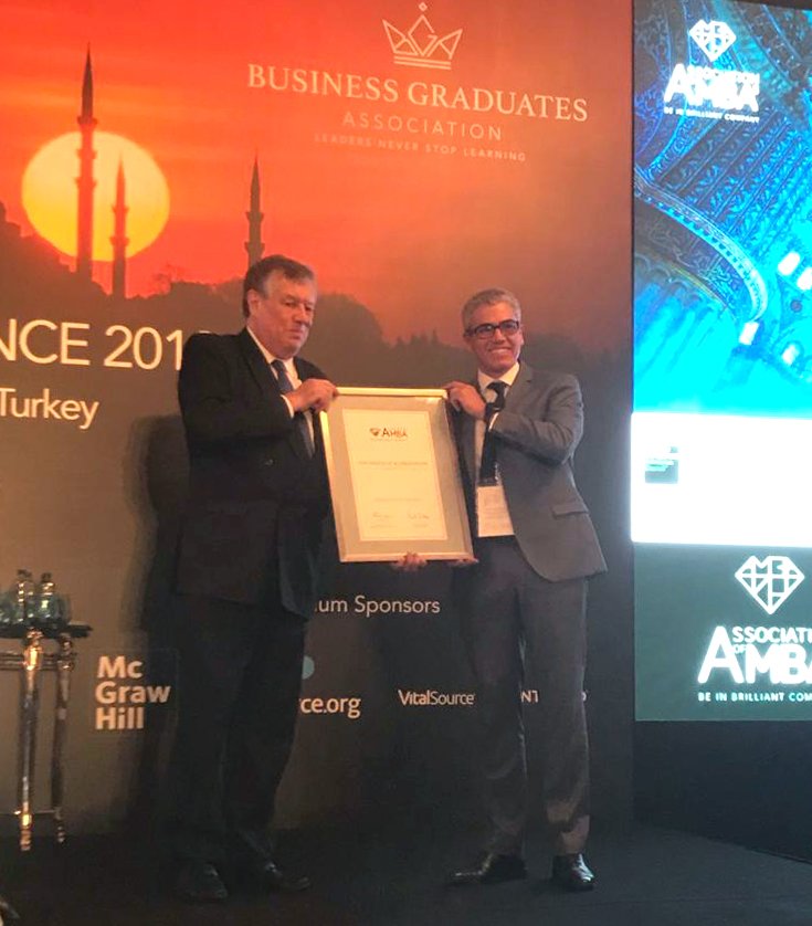USFQBSchool's tweet photo. @sfmosquera Director del USFQ Business School, recibió la acreditación oficial de AMBA en la Conferencia Mundial en Estambul del 13 al 15 de Mayo del 2019 https://t.co/SecgpitHGa