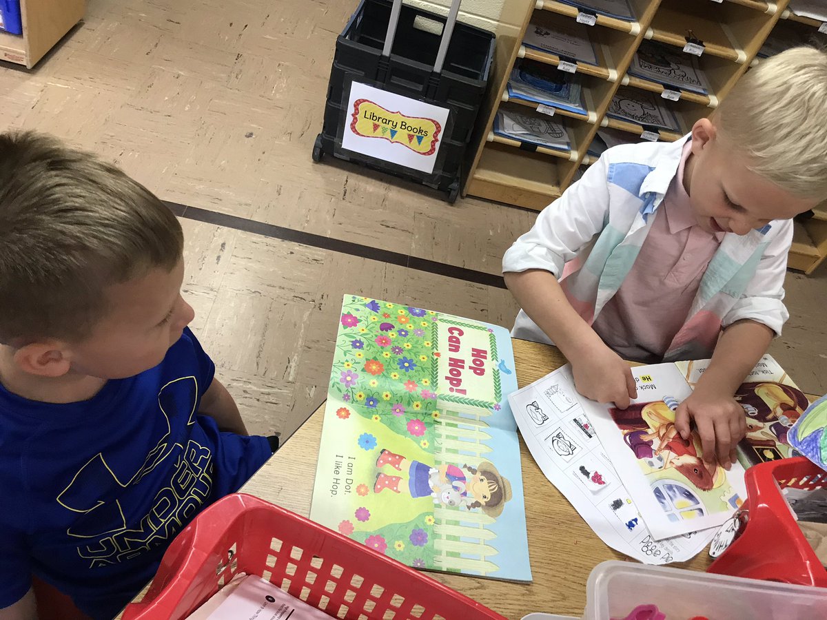 GruenznerMrs's tweet photo. Read with a buddy today! https://t.co/zTZQggSmo0