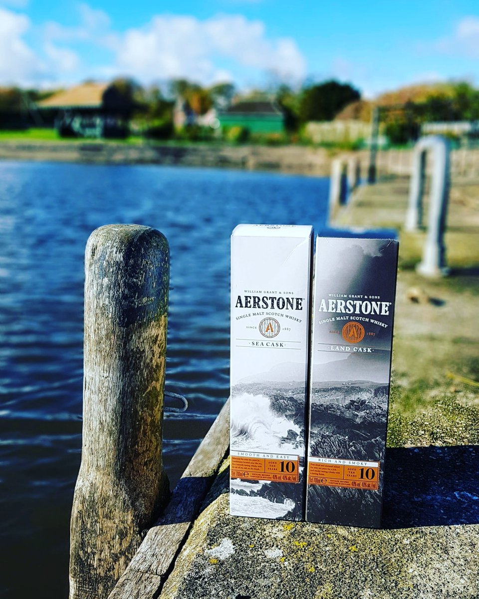 Love this piccy!
#Sea &amp; #Land pictures spread across the boxes!
#AerstoneWhisky