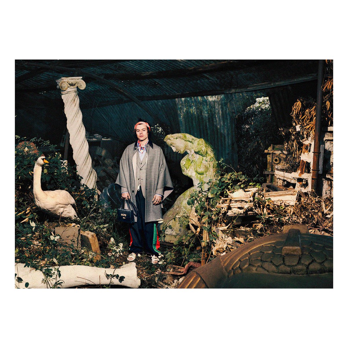 gucci's tweet image. .@Harry_Styles returns for a new #GucciTailoring campaign creatively envisioned by Creative Director #AlessandroMichele, wearing a wool double cape, houndstooth jacket and matching formal vest from the new collection.  
Discover more on.gucci.com/HarryStylesGuc…. #GucciPreFall19