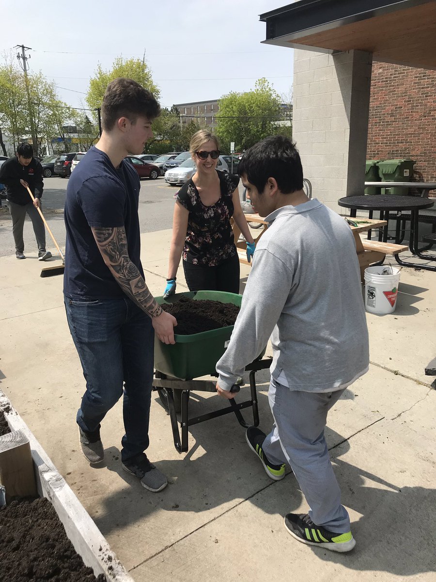 Rebecca Chambers tweet media