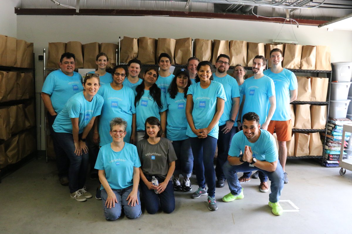 mealsonwheels's tweet photo. @CharlesSchwab Very productive day with @CharlesSchwab volunteers! We were grateful to have them join us as part of their 16th annual Volunteer Week. #Schwab4Good https://t.co/FCm5Lu0B6m