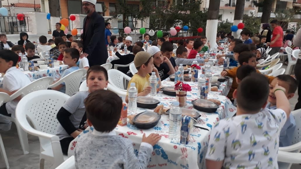 İskeçe’de çocuklar için düzenlenen iftar programına katıldık, keyifli ve neşeli bir akşam geçirdik. Etkinliğin düzenlenmesine katkı sağlayanları içten tebrik ederiz.