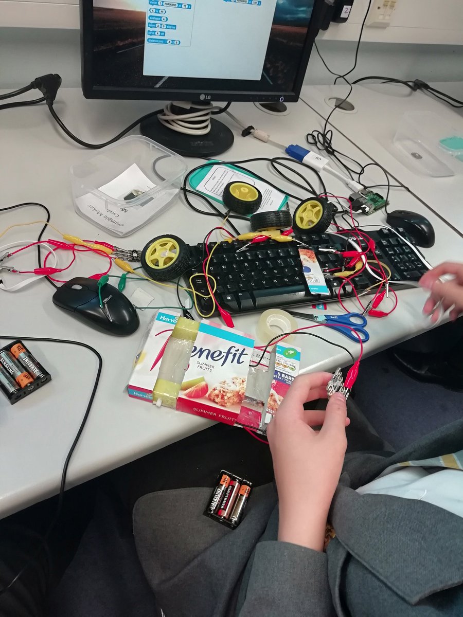 CraftyComputing's tweet image. Lots of practical making and programming going on in Year 9 #computerscience at @TheBlythAcademy today. We have been learning how to program the @RedfernElec #crumblecontroller and use the motors and lights to make different moving objects.