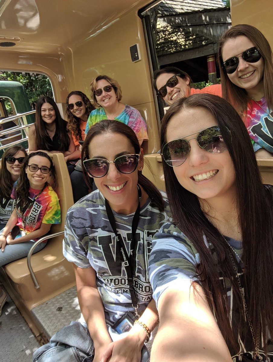 MrsRonco's tweet photo. I’m so #grateful to work with this amazing group of teachers! #4thGradeRocks!  #BronxZooFun https://t.co/YmrAnRhI7T
