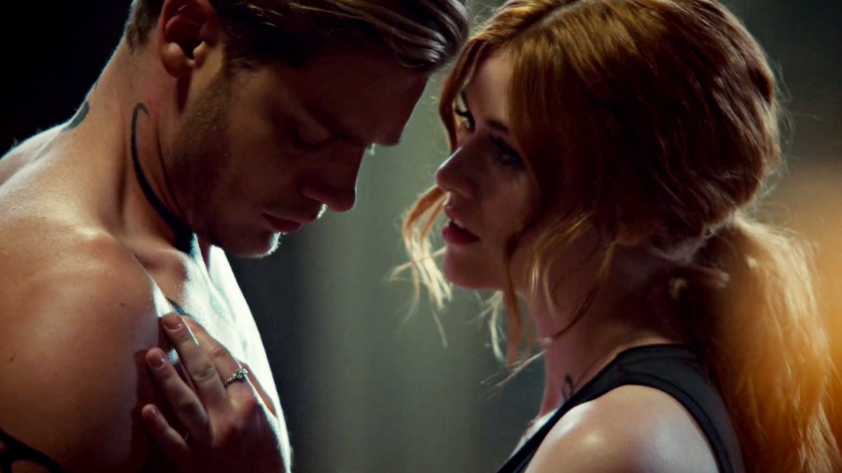 Доминик шервуд сумеречные охотники. Сумеречные охотники джейс. Сумеречные охотники джейс. Джейс и клэри будут вместе. Джейс и клэри будут вместе.