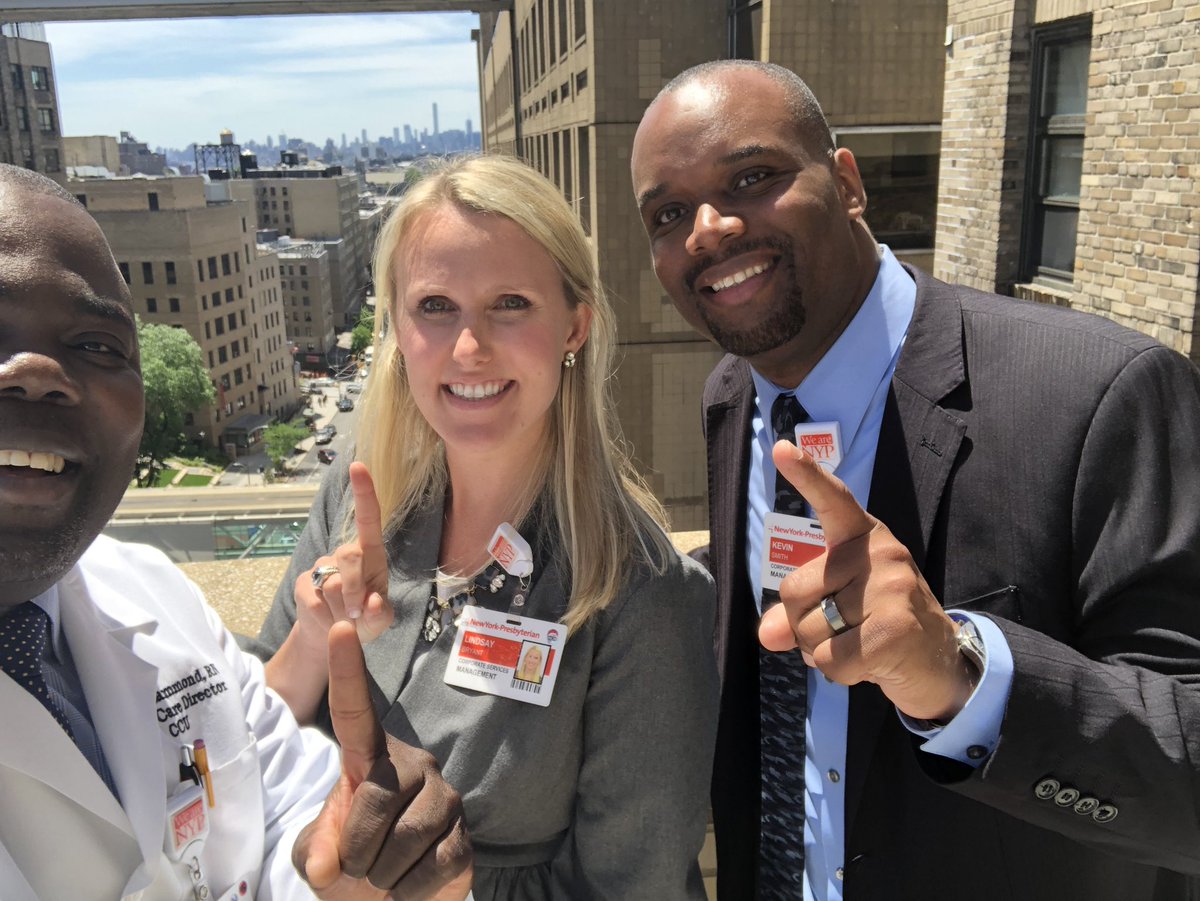 Jeffrey_NYP's tweet image. BioMed open house, view from the rooftop. Tour guide: Please provide feedback on how we can improve our service to you the customer. #feedbacksystem #doublelooplearning @DanielJBarchi @HeadRNColumbia @guiguema29