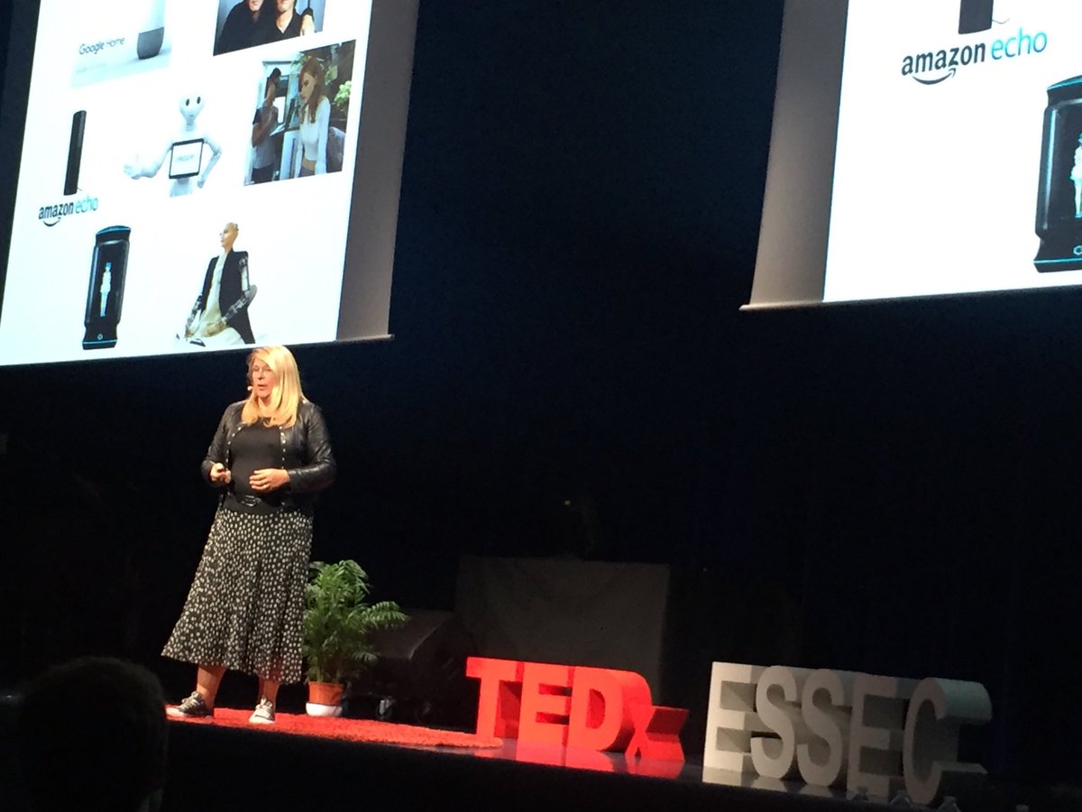 Les relations hommes -Machines elles imitent les émotions mais comment allons-nous réagir demain ? Restons vigilants ⁦<a href="/LaudeVillers/">Laurence de Villers</a>⁩ #IA #interraction #robots ⁦<a href="/TEDxESSEC/">TEDxESSEC</a>⁩