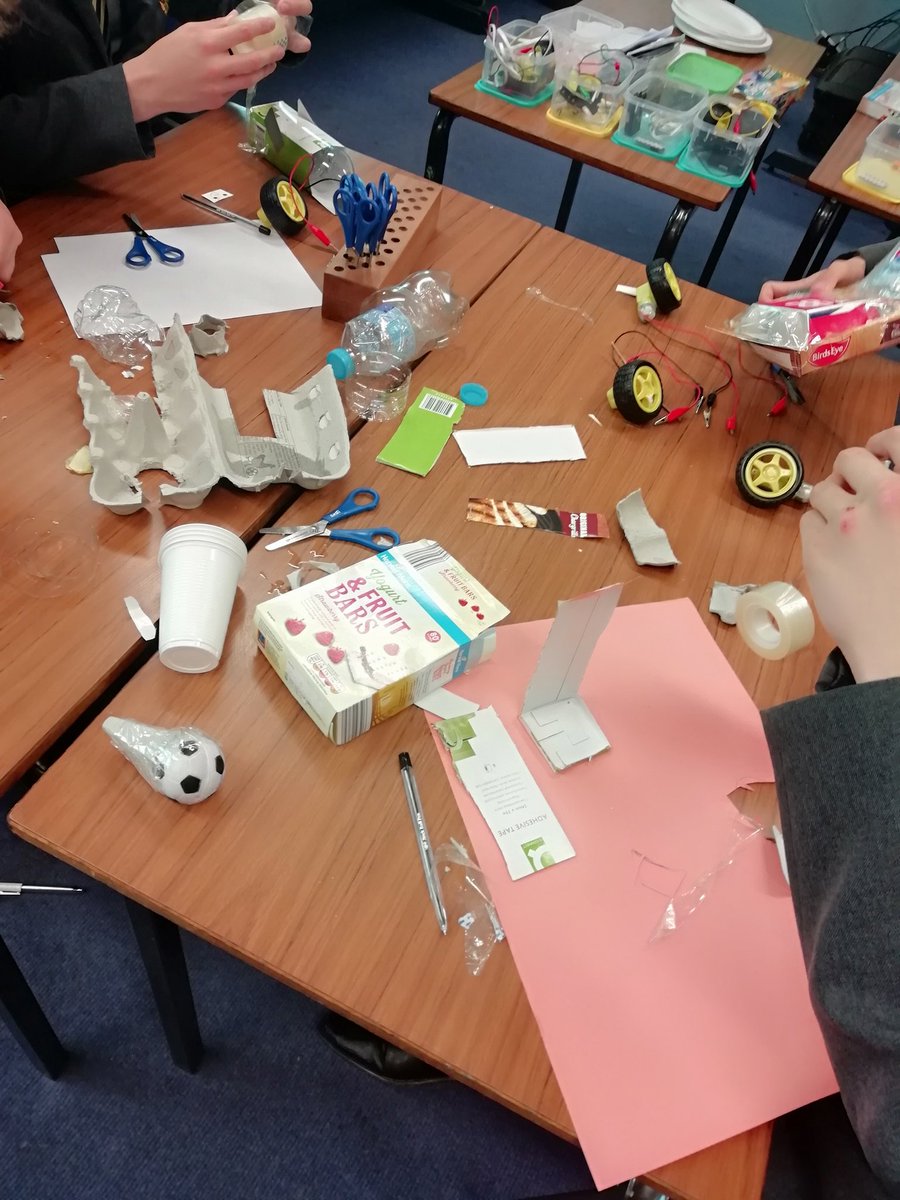 CraftyComputing's tweet image. Lots of practical making and programming going on in Year 9 #computerscience at @TheBlythAcademy today. We have been learning how to program the @RedfernElec #crumblecontroller and use the motors and lights to make different moving objects.