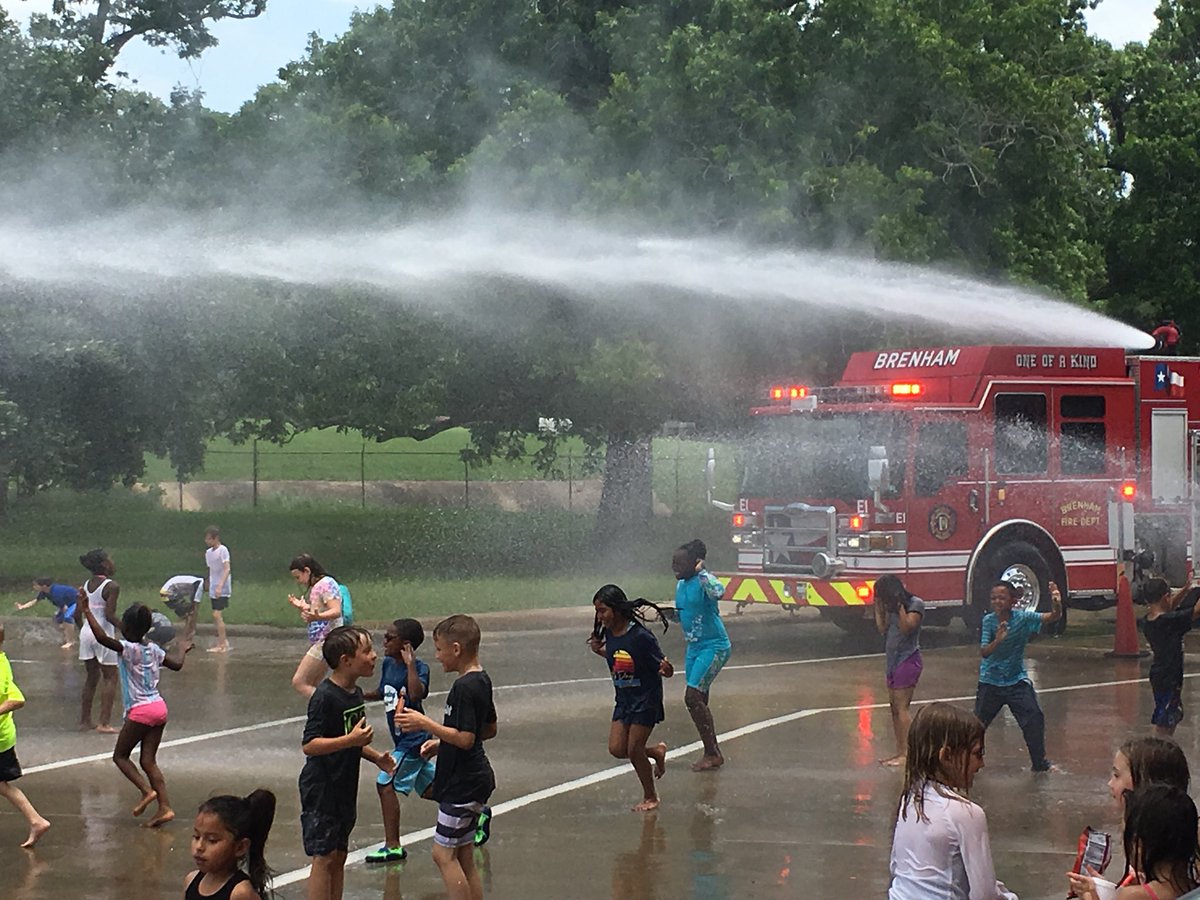 ggseilheimer's tweet photo. Thank you to @brenham_fd for being a part of @AltonElementary Water Day!!!   Our students had soooo much fun!!!!  @BrenhamISD #BrenhamUnited https://t.co/RrfN6vEdOz