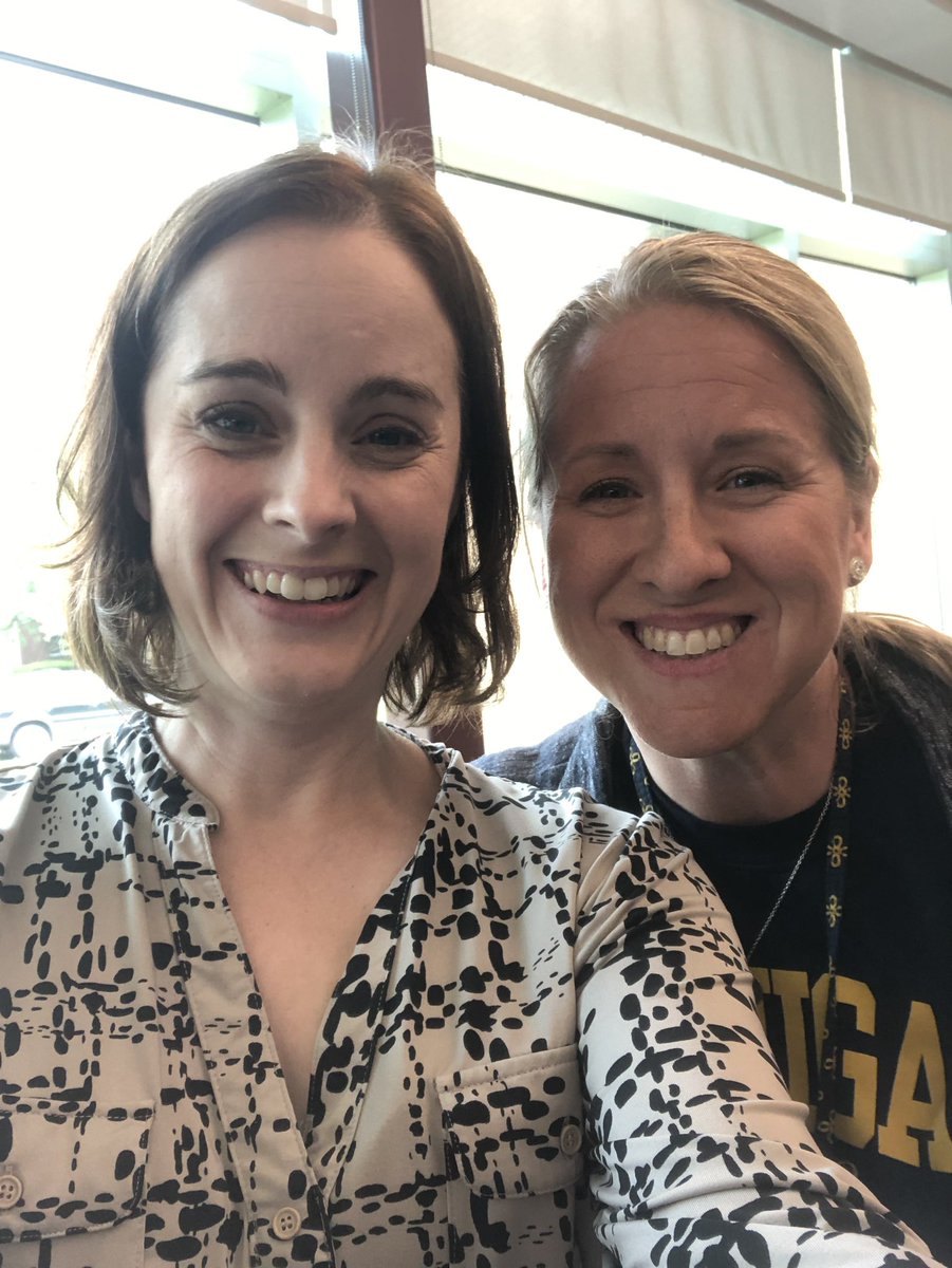 SraAndersonAPHS's tweet photo. One final Bennie Buddies sharing session before the Class of 2019 leaves. @apclassof2019 @metzger_bennie @missmanor4gr #sharingout #gettingwritingdone https://t.co/o5ryZdOpp0