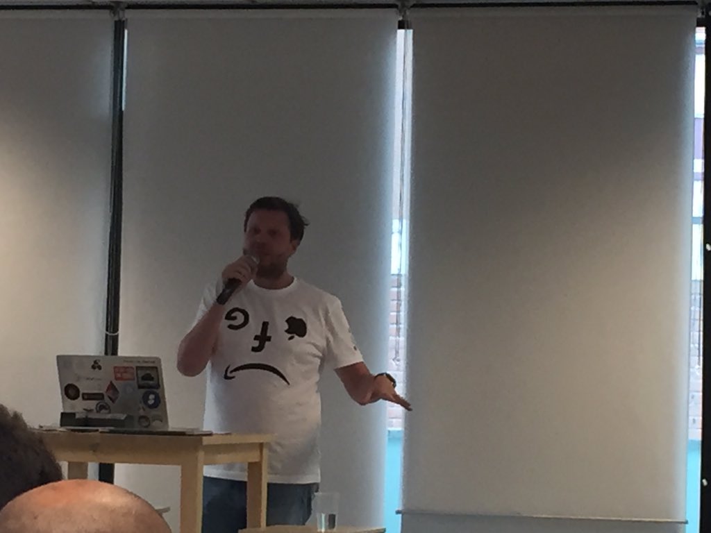 VeroCEG's tweet image. #buidlers event #Madrid talk from #datafund about building a fair society happening now - great talk so far.