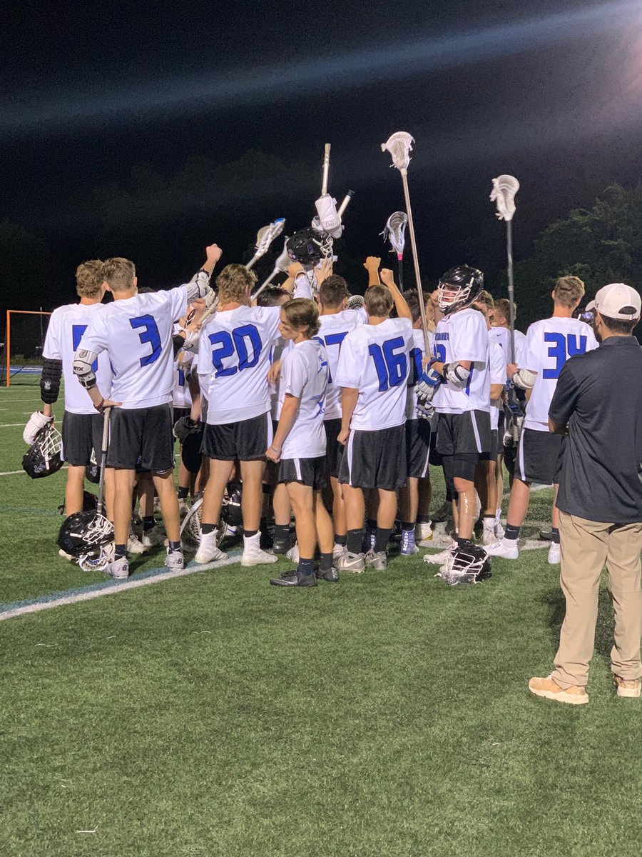 Last Team 28 “Sticks Up” to end the season after a hard fought loss to a tough WtWoodson team in Region Qtrs.  Brothers for sure, proud of them all.