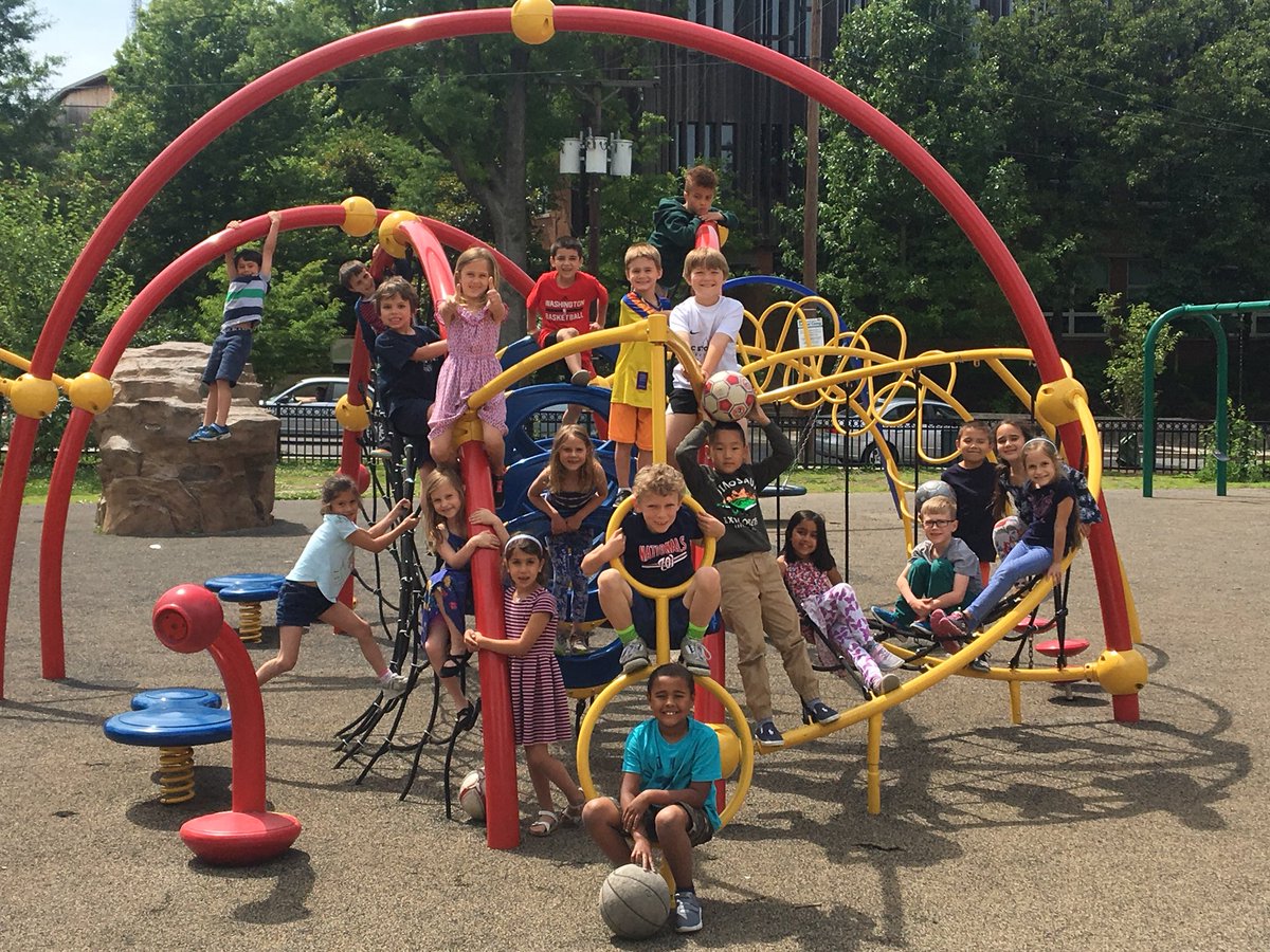 msboyleRM106's tweet photo. The best #BowlofFun is extra recess on a beautiful day! https://t.co/s0LcfEQZpx