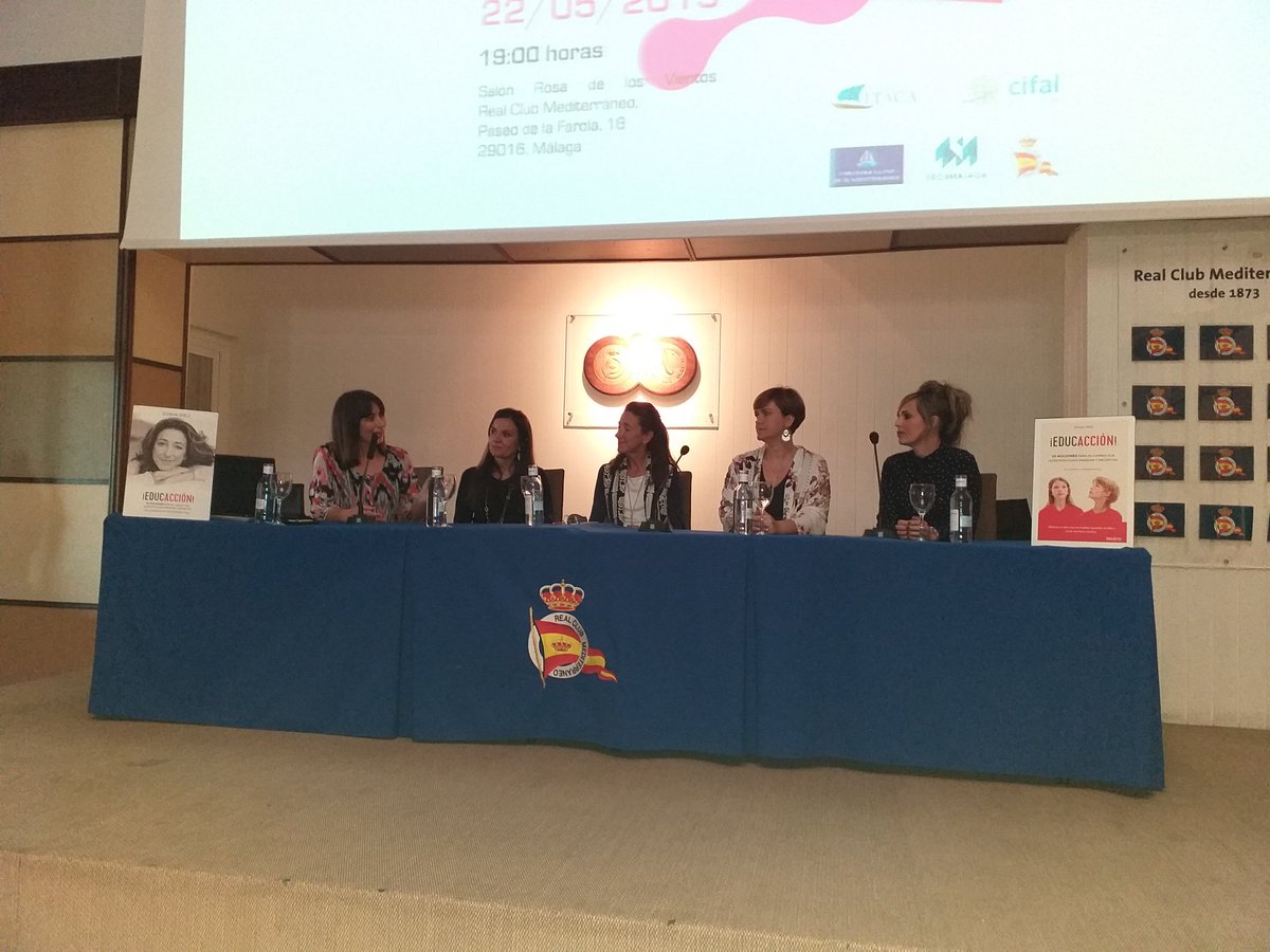 HCooperacion's tweet photo. Mesa redonda de jornada EducAccion. Representantes @Alt_Capacidades @Autismo_Espana @DislexiaMalaga @autismo . Todos los niños pueden aportar a la sociedad en el futuro https://t.co/QjCbXraBKH