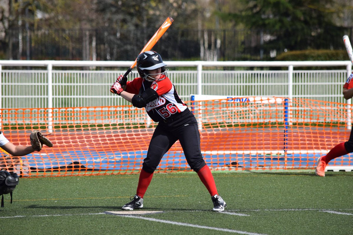 grandparissud's tweet photo. [Softball D1⚾] Les #Pharaonnes d'#EvryCourcouronnes affrontent les #Commanches de #SaintRaphaël ce dimanche au #StadeDuParcDesLoges Venez les encourager👏Elles le méritent et elles ont besoin de vous !➡️https://t.co/cadhEZlRHY #Softball #SortirGPS @VilledEvryCourc @ffbs_baseball https://t.co/i4DxcELvxh
