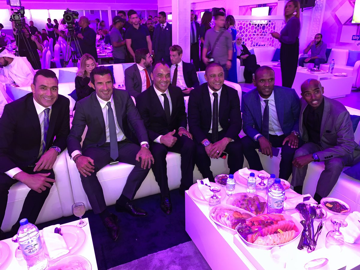 ElHadary's tweet photo. هكذا يكون التقدير والتكريم في ليلة اساطير العالم في سكاي نيوز بابو ظبي https://t.co/aHmzDwqMA6
