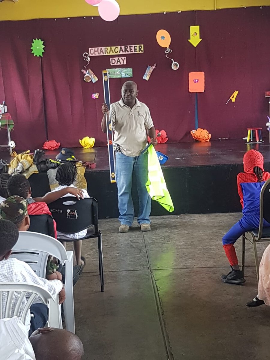 ekprkiwanisclub's tweet photo. EKPR participated in Character/ Career Day at the Port Royal Primary School. President- Elect Designate Sylvester &amp; Kiwanian Junior wowed the students as they showcased the love for their professions. 

#characterday 
#Kidsneedkiwanis
#kiwanisNeedsKids 
#ourSLProcks
#TeamEKPR https://t.co/ItxRqTWuRA