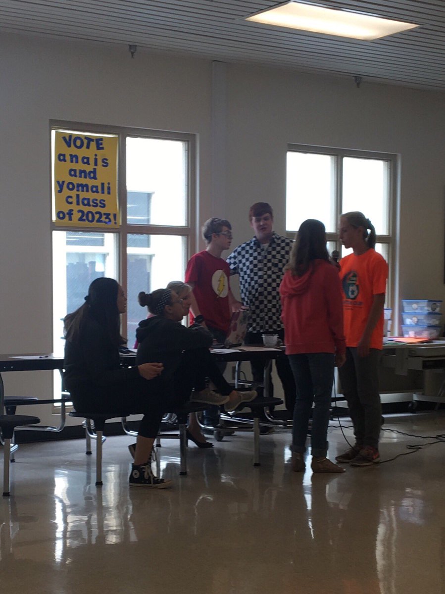 E_Webster_AMS's tweet photo. In student council we are creating posters for Arthur’s Got Talent and confirming the plans for Field Day with the rest of the council #BAMSCE #BAMSknights https://t.co/mTRkyJdAS9