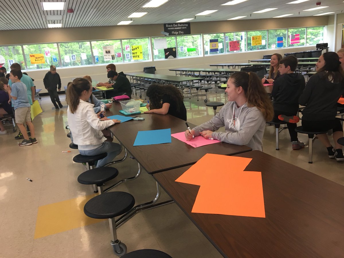 E_Webster_AMS's tweet photo. In student council we are creating posters for Arthur’s Got Talent and confirming the plans for Field Day with the rest of the council #BAMSCE #BAMSknights https://t.co/mTRkyJdAS9
