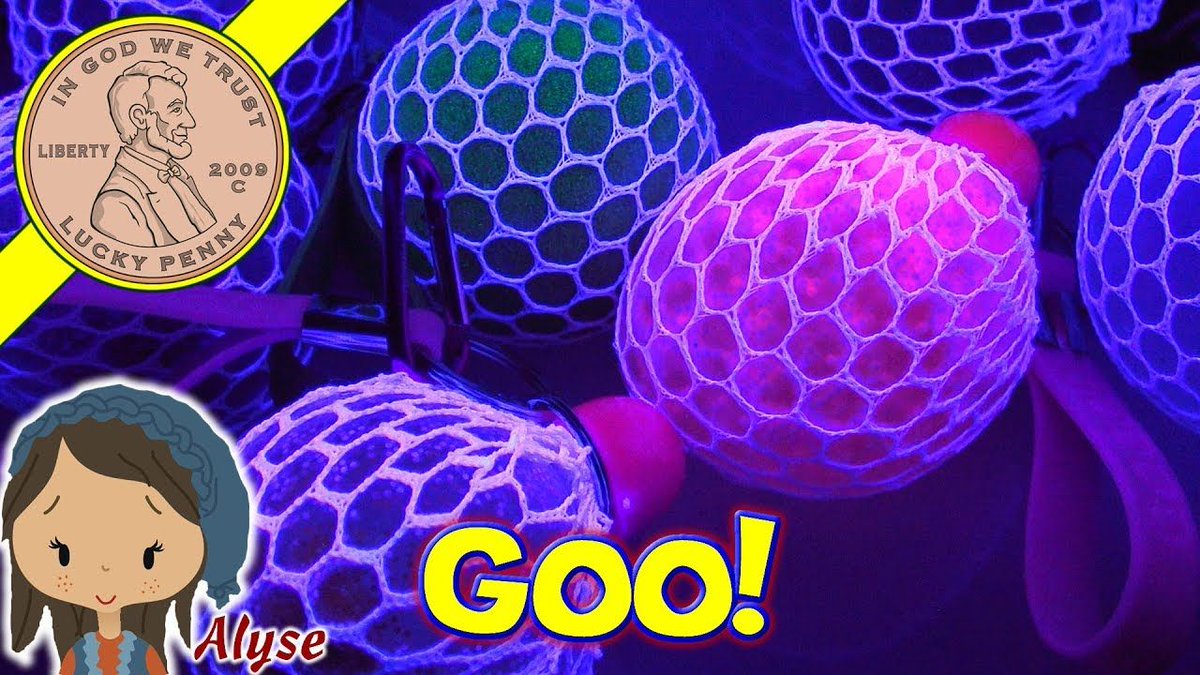 GOGOPOglobal's tweet photo. Popular Toy Reviewer @LuckyPennyShop in the USA reviews @GOGOPOglobal Gooballz mesh balls! Watch what happens under the black light too! https://t.co/J7hjdi0e1V 🎥 #unboxing #review https://t.co/af2Prahl36