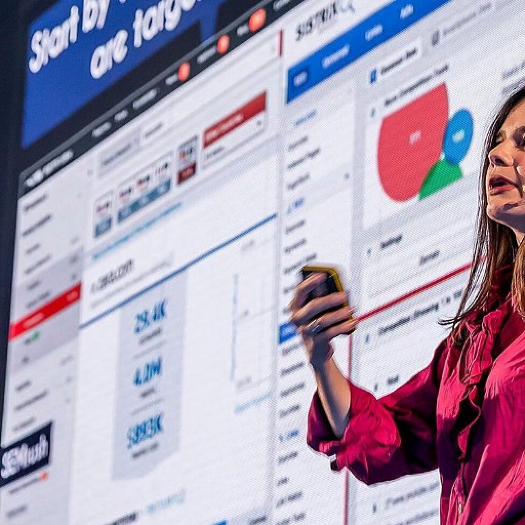 B63Line's tweet photo. A list of 26 incredible women for you to follow in social media to make an upgrade on your creativity. #womenwednesday https://t.co/DuAusQ8W8T https://t.co/y6aoro3msg