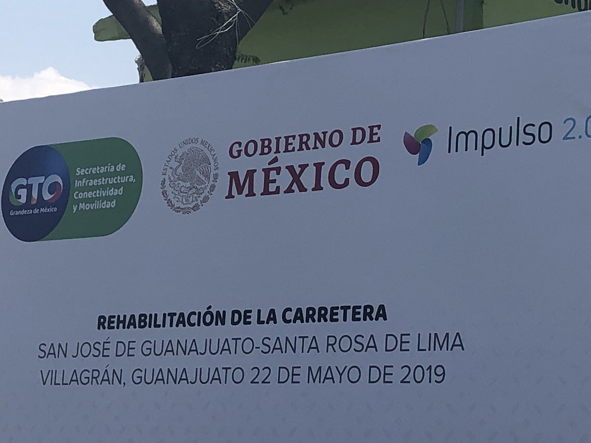 diegosinhue's tweet photo. En gira de trabajo por #SantaRosaDeLima estamos atendiendo a la ciudadanía además de arrancar obras y acciones para mejorar el tejido social. #Gto #GrandezaDeMéxico #GolpeDeTimón https://t.co/p6QVTChbbo