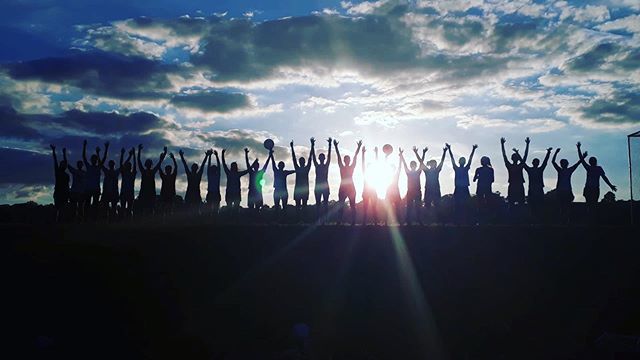 Views from training last night 🌅 #sunsets #squadgoals  #strikeapose #beyourself #bristolwomen 🇬🇧🎈 <a href="/be/">pi</a>.ultimate bit.ly/30Eb7Dm