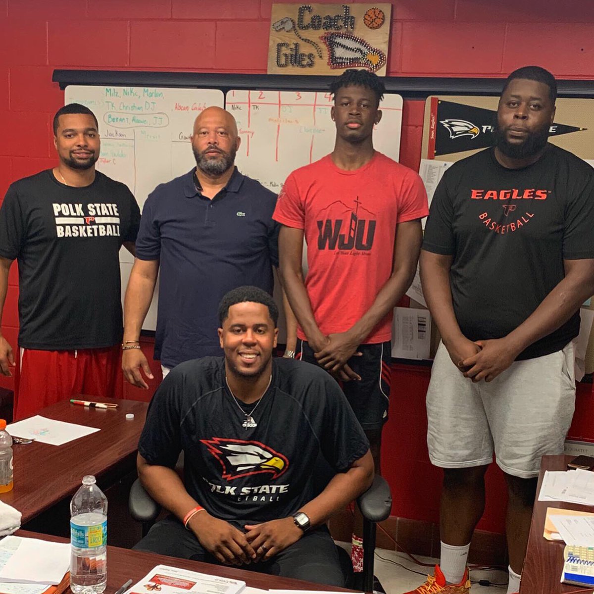 _1kerry's tweet photo. Let’s get it‼️🦅 #polkstatebasketball #togetherwinners https://t.co/LSBrh7b144