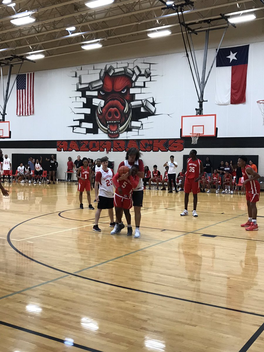 RPJHCheer's tweet photo. Staff vs Student Basketball game!! Our teachers put up a good fight but the students got the W by 1! Way to go everyone who participated ππ€©βΉοΈββοΈβΉοΈββοΈππ @RodeoPalms #staffvsstudent #basketball #gofightwin #endofyear https://t.co/d1FTW0pe8F