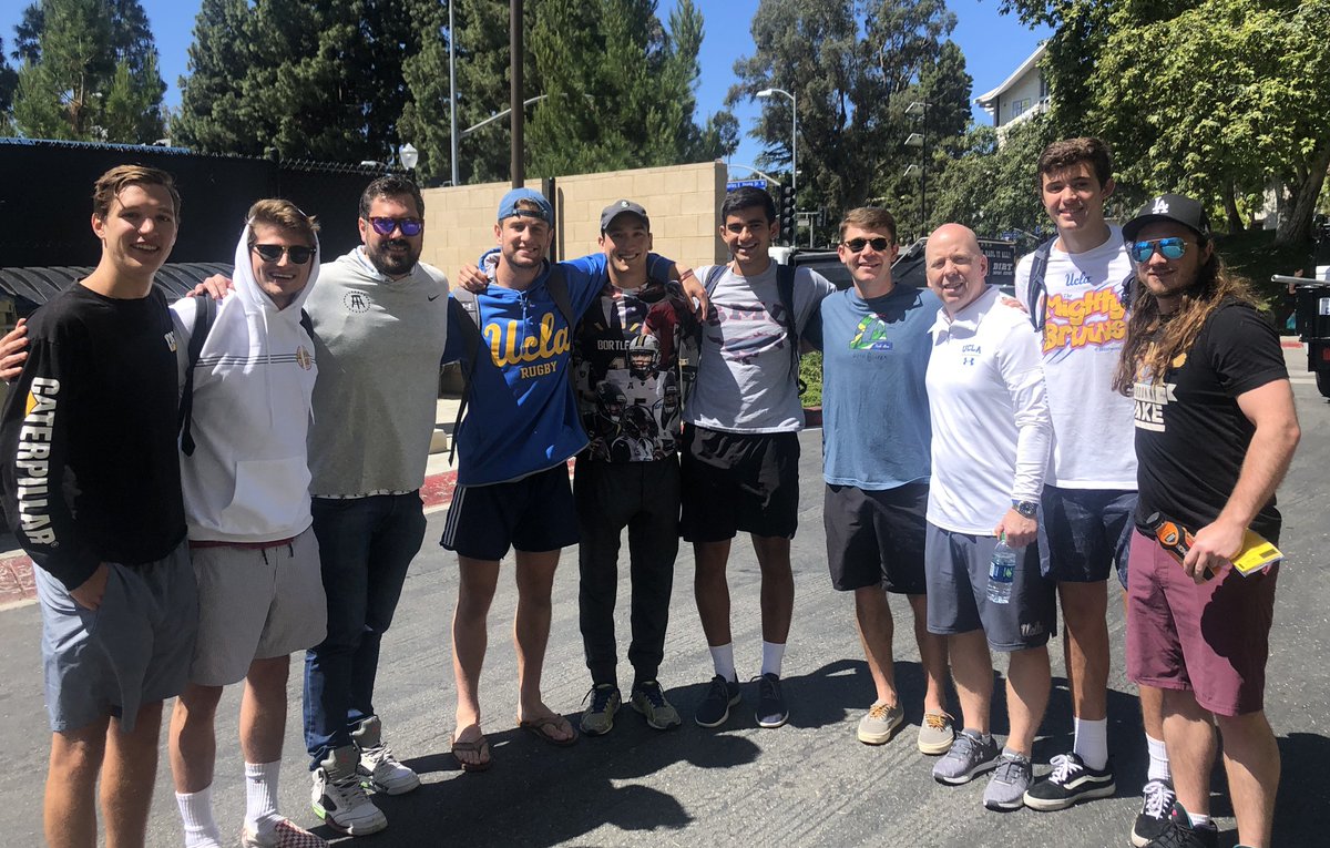 Looks like these UCLA students are huge fans of <a href="/BarstoolBigCat/">Big Cat</a> &amp; <a href="/PFTCommenter/">PFT Commenter</a>. I enjoyed our chat this morning.

And to those outgoing students I met, our team can’t wait to see YOU in PAULEY this fall. We need you guys!

#GoBruins