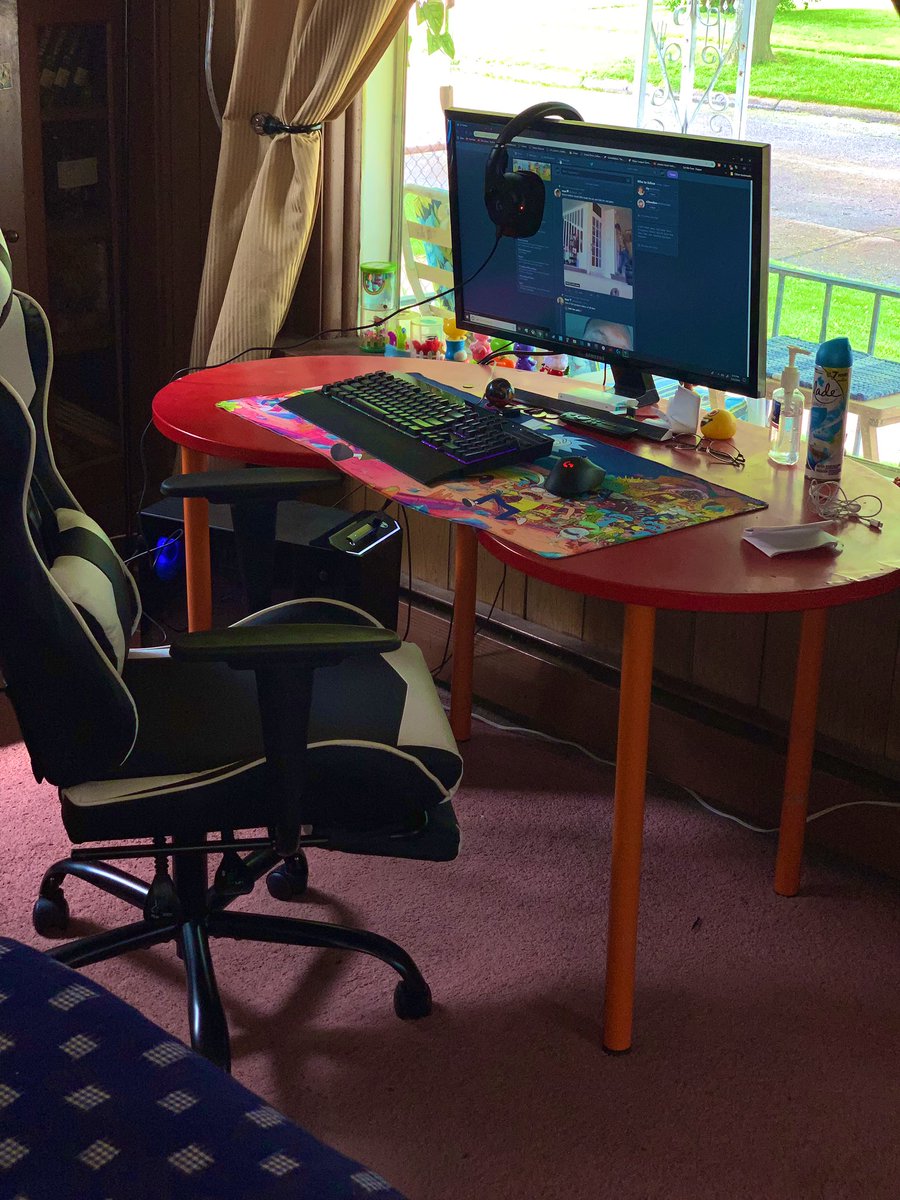 OG_Gismo's tweet photo. My set up with all new upgrades but my pc that’s next 🤪🙏😇 #Bleessed can’t wait to start streaming again for official in the next few weeks https://t.co/wqhM1RG36o