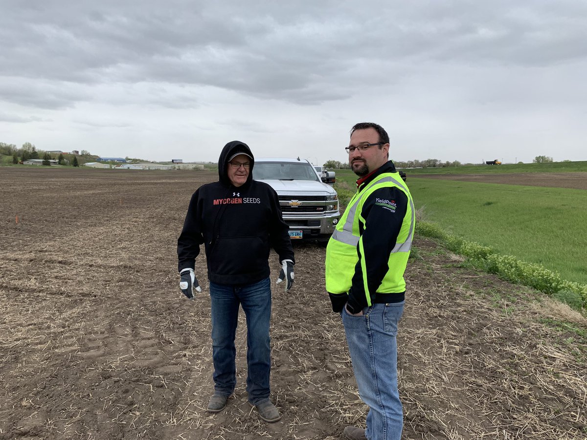 Samlincoln_ND's tweet photo. Planting plots in Minot 17 hybrids! https://t.co/J9nbiKIKAd
