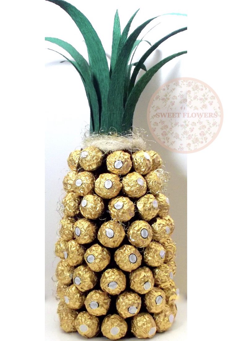 _sweet_flowers's tweet photo. #Geschenkidee für #Vatertag, wie wärs mit einer #Ferrero #Rocher #Ananas? 🍍 🍍🍍 unter der Ananas ist noch eine #Flasche #Sekt.
#bestellen und noch mehr Ideen holen könnt ihr auf https://t.co/dqw3rj4eSc https://t.co/3dQifOqXSD