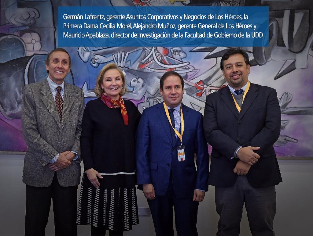UDD_cl's tweet photo. Mauricio Apablaza, director de Investigación de la Facultad de Gobierno, presentó los resultados del tercer estudio del Centro Conocimiento e Investigación en Personas Mayores a la Primera Dama, Cecilia Morel, junto a los gerentes de Los Héroes #UDDFuturo https://t.co/giUIyZFWqX