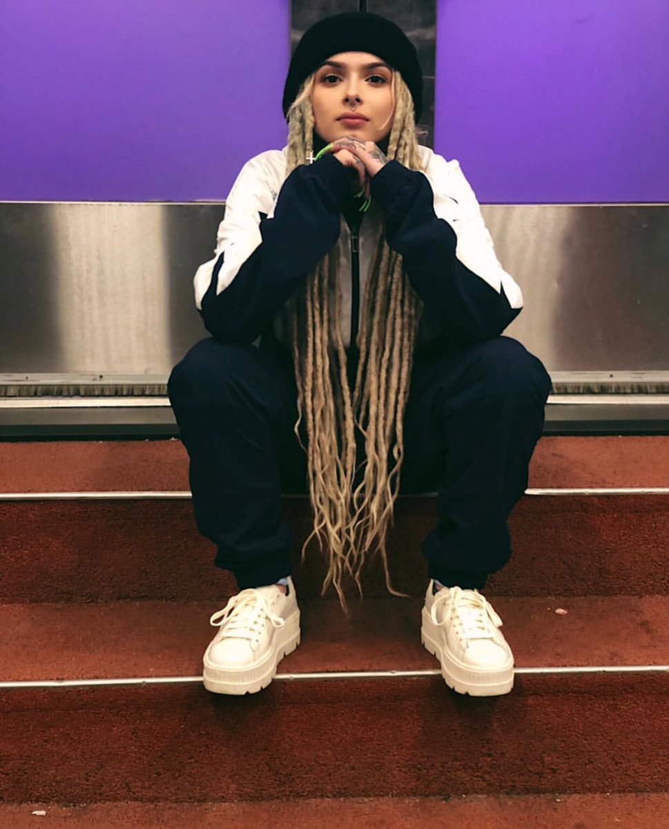 weekly•post tweet media