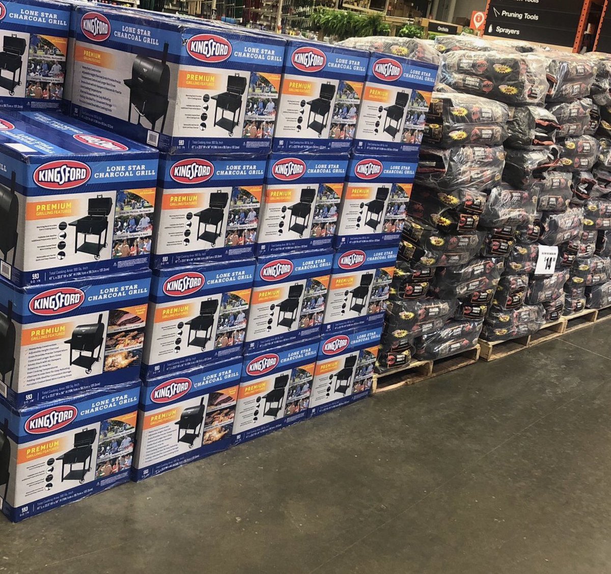 nyyroro's tweet photo. Stop #7: Ewing, NJ with Chris &amp; team 976! Anthony-D25/Moniek-OASM/Virgil-MEA are doing the right thing by providing excellent customer service &amp; taking care of our people! This team is READY! Outstanding job! #NJM @c_oneill0940 @Bob_Byle @_Stacy_THD077 @aroweTHD @MoniekHutson https://t.co/ntgvcKUSOY