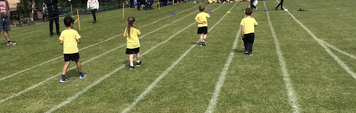 Kingston_Pk_sch's tweet photo. A great day at our #KS1 and #EYFS #sportsday yesterday! Great fun had, and lots of #determined children! Well done to all...including those adults who dared the #parentrace! #HealthyLiving https://t.co/irvkvVfrIr