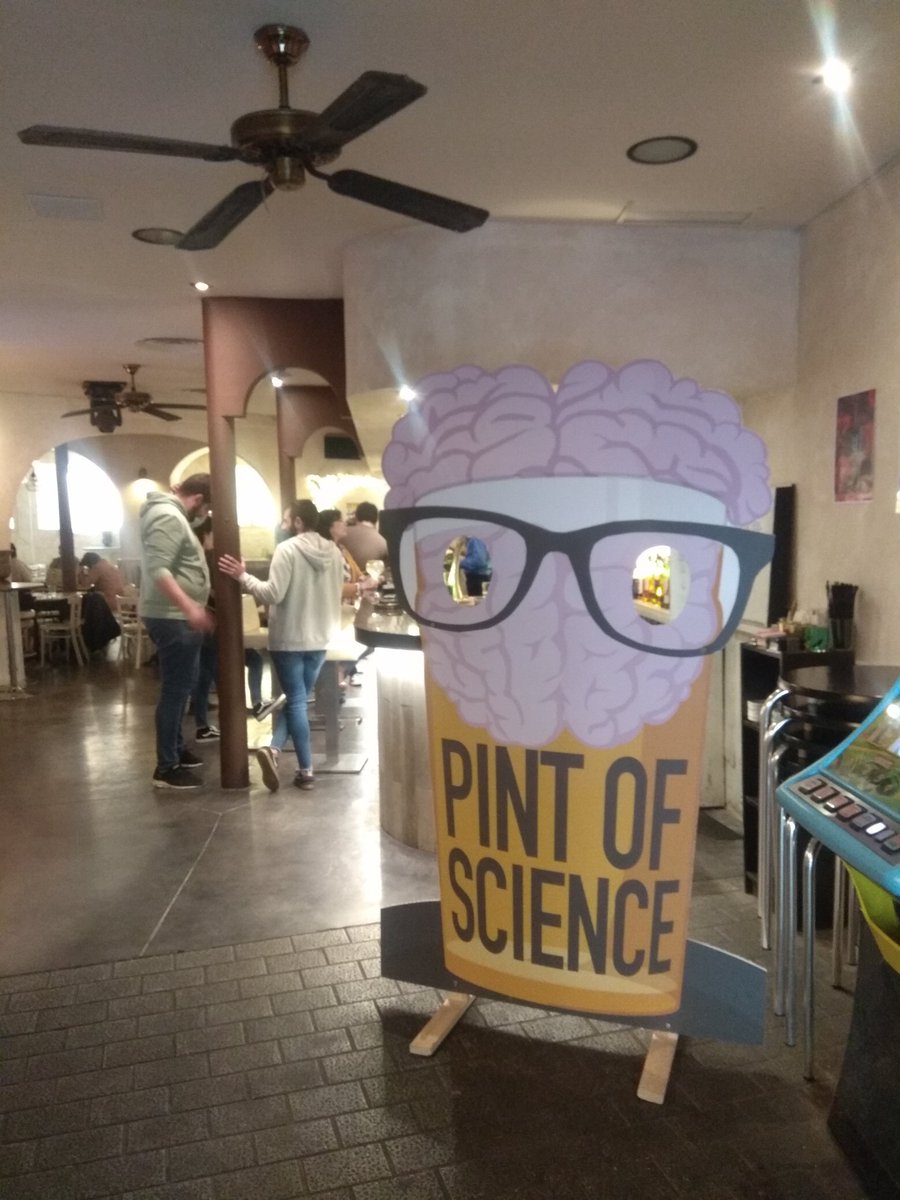 mariaytodos's tweet photo. Tenemos un ambiente obesogénico. La industria de la alimentación y los lobbies están presionando para certificar alimentos ultraprocesados como "saludables"
La obesidad es la gran pandemia del siglo XXI #Pint19LOG https://t.co/5tf301W9PC