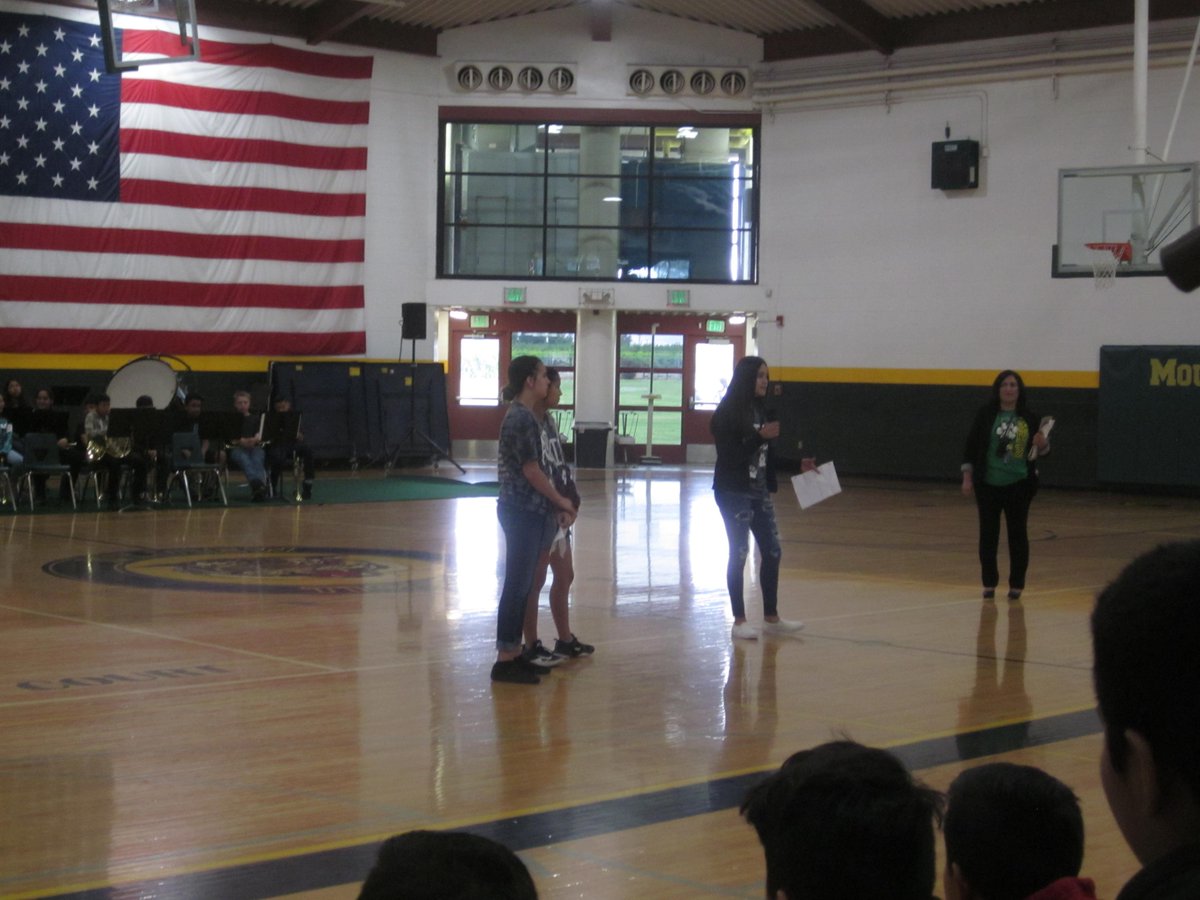 lamont_district's tweet photo. #MtViewSchool had the 6th. grade orientation this morning. During the orientation, students learned about the rules and expectations as future Mt. View students. #WeAreLESD #SomosLESD https://t.co/9yazHBsRZZ
