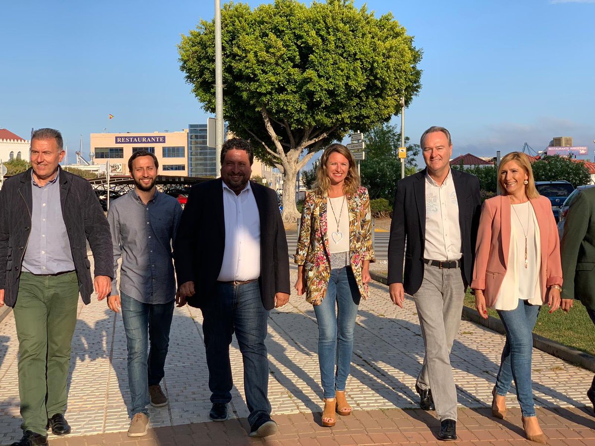 begonacarrasco's tweet photo. 🌊Hoy ha sido un día muy importante en la campaña, hemos pasado el día en el Grao. 

🏃🏼‍♀️ Primero hemos paseado por las 
calles y los comercios del Distrito Marítimo, después nos hemos acercado hasta la Cofradía de Pescadores De San Pedro y nos hemos subido al barco “El Paraíso” https://t.co/1zXem2NqAn