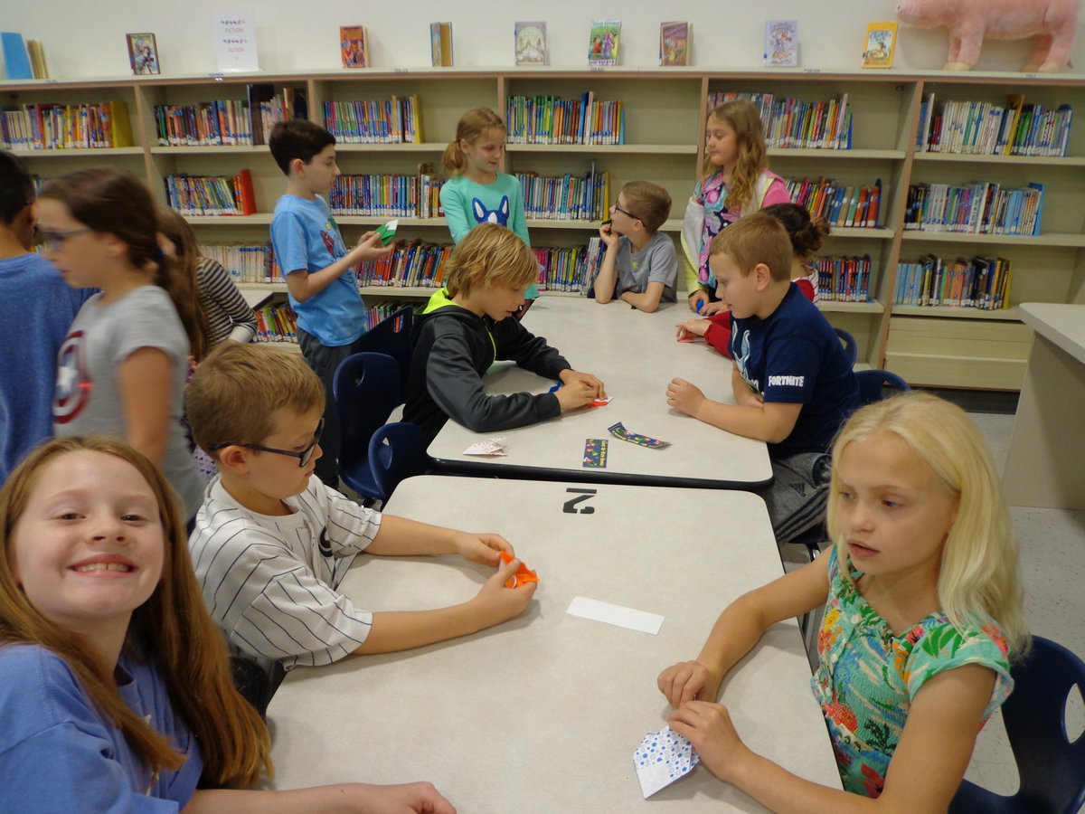 kollinglibrary's tweet photo. End of Year fun in the Kolling library! https://t.co/YU4SkQCXFO