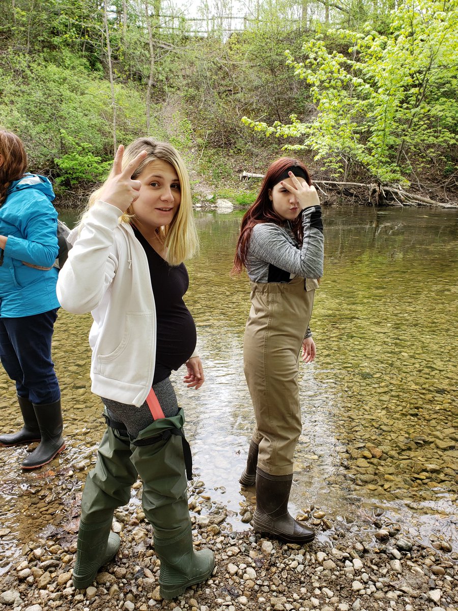 Carleyz13's tweet photo. Exploring &amp; Checking water quality at Medway creek with @UTRCAmarketing and the Grade 10s from @davison_ss with @mskalexander @glasgowbrat @sellesom #experientiallearning #rethinksecondary #getoutside https://t.co/IS8ipkA2Jy