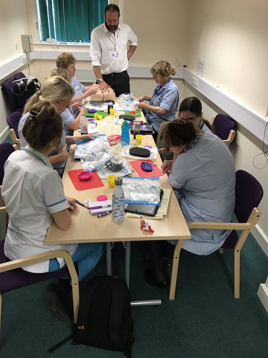jo_rgn's tweet photo. The most grown up play doh session I’ve ever had! @Comm_NursesGlos #Vactherapy #trainingwiththeteam https://t.co/ulQSfH9xI3